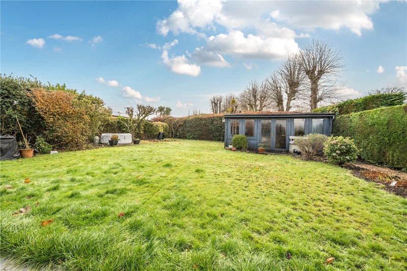 Fullers Road, Rowledge, Farnham, Surrey, GU10