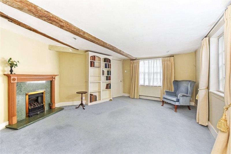 College Street, Petersfield, Hampshire, GU31