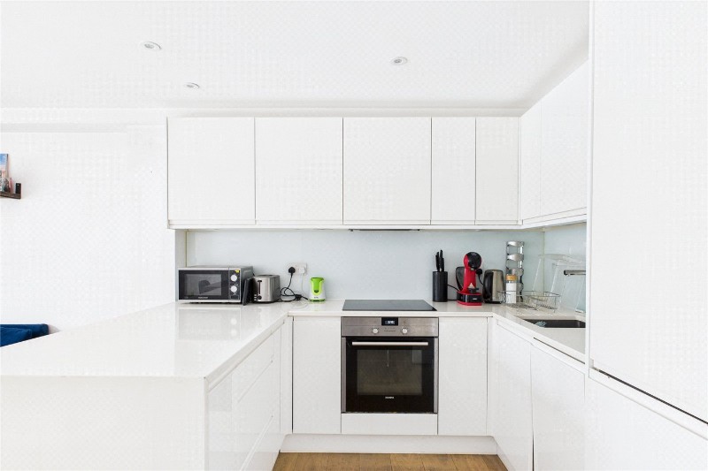 Kings Avenue, London, SW4