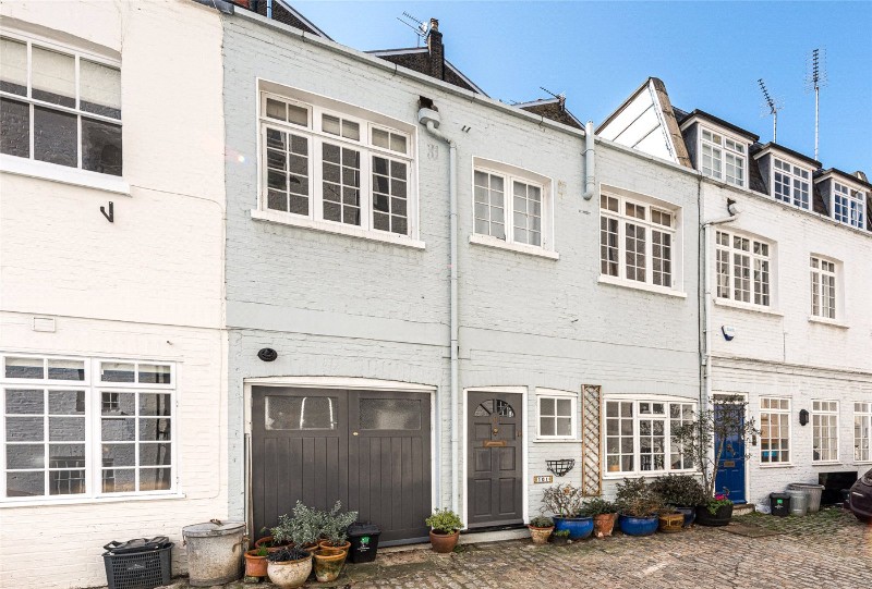 St. Georges Square Mews, London, SW1V
