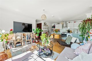 Roz House, 13 Stanway Street, N1