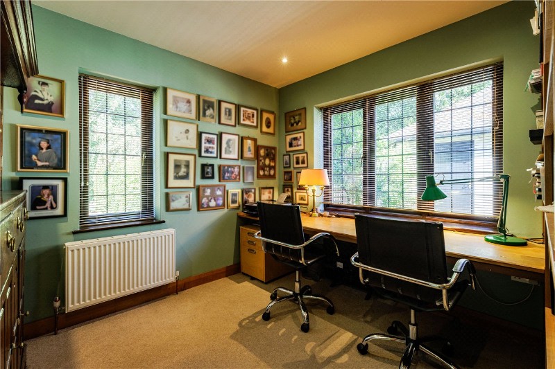 Sheephatch Lane, Tilford, Farnham, Surrey, GU10
