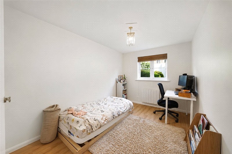 Kiver Road, London, N19