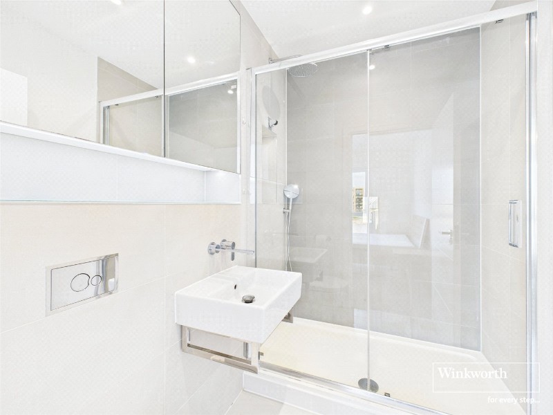 Flagstaff Road, Green Park, Reading, Berkshire, RG2