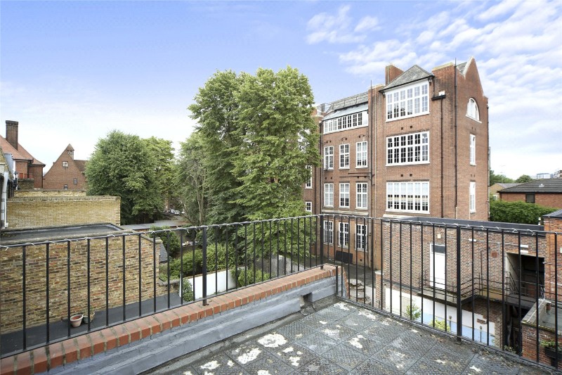 Thornfield Road, London, W12