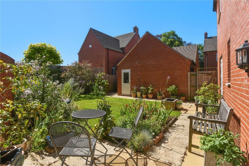 Saturn Way, Stratford-upon-Avon, Warwickshire, CV37
