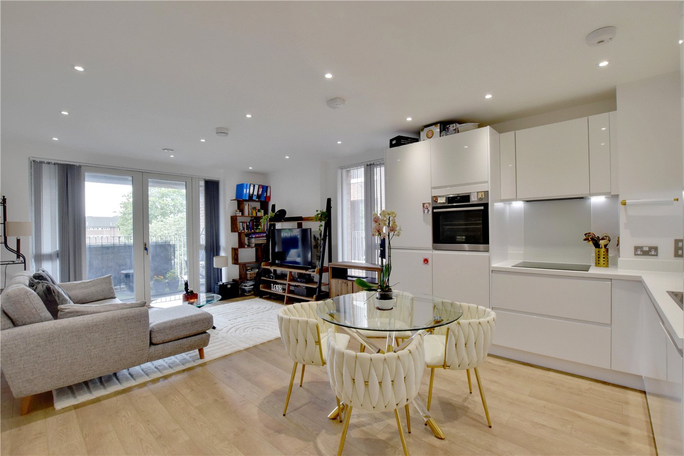 Reception/Kitchen
