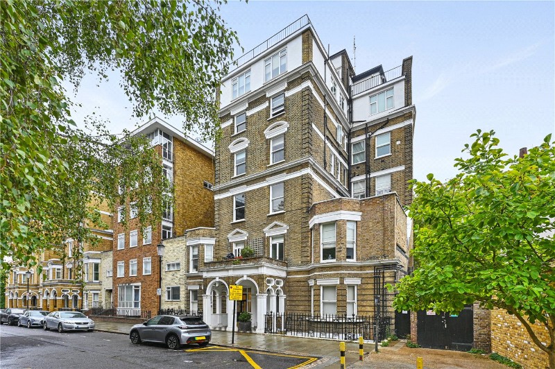 Airlie Gardens, Kensington, London, W8