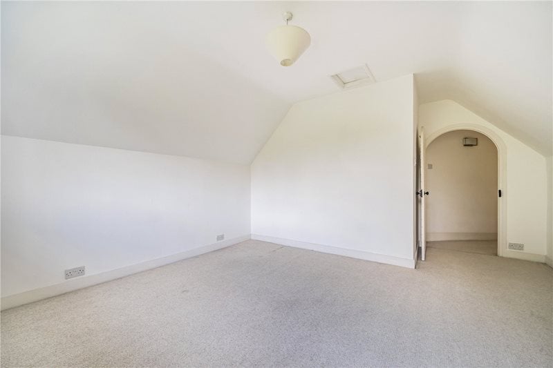 Shortheath Road, Farnham, Surrey, GU9