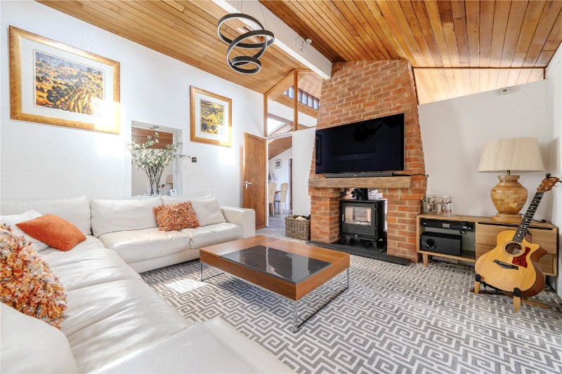 Middle Bourne Lane, Lower Bourne, Farnham, Surrey, GU10
