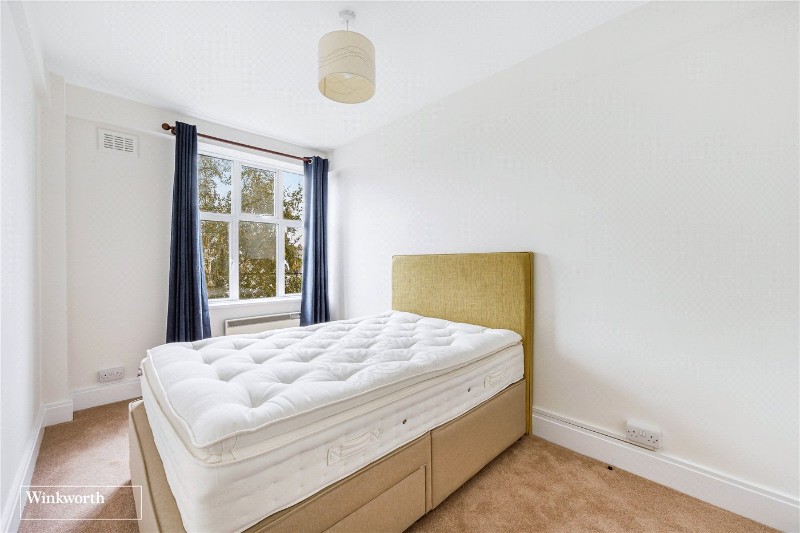 Sutton Lane North, London, W4