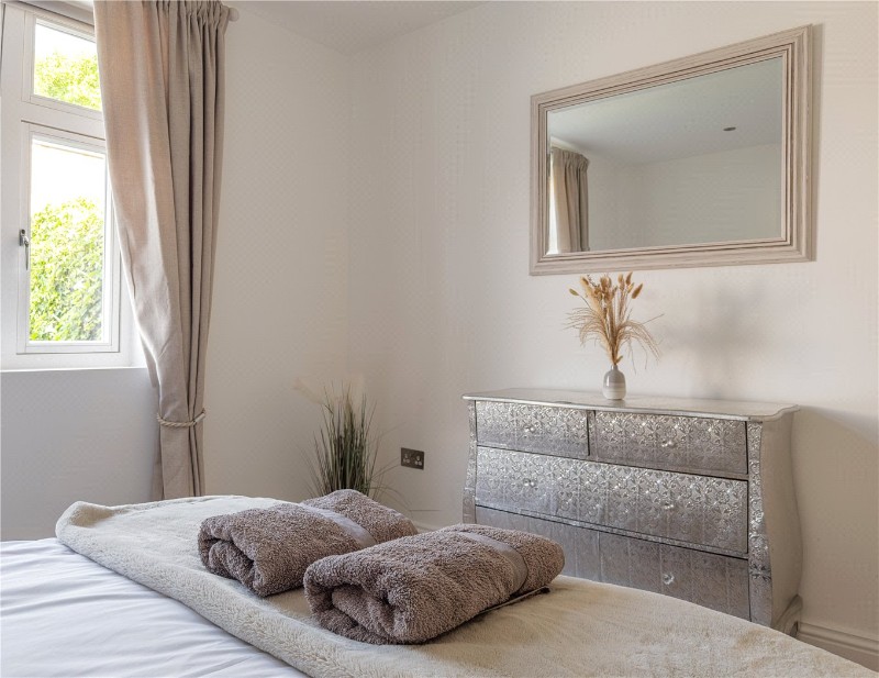Kings Parade, Okehampton Road, London, NW10