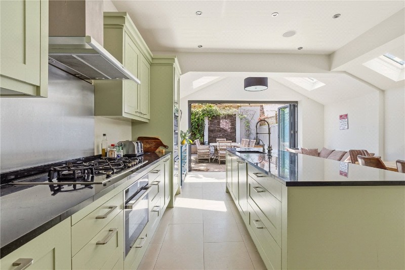 Bovingdon Road, London, SW6