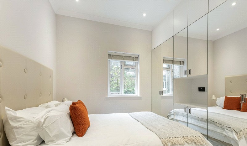 St Georges Drive, London, SW1V