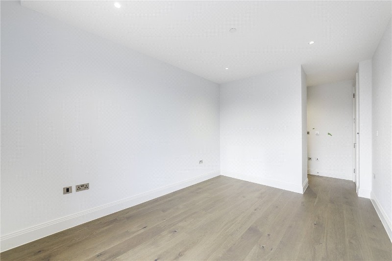 Renaissance Square Apartments, Palladian Gardens, London, W4