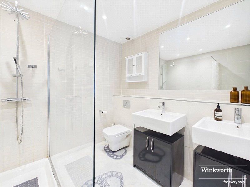 Hollyview Close, Hendon, London, NW4