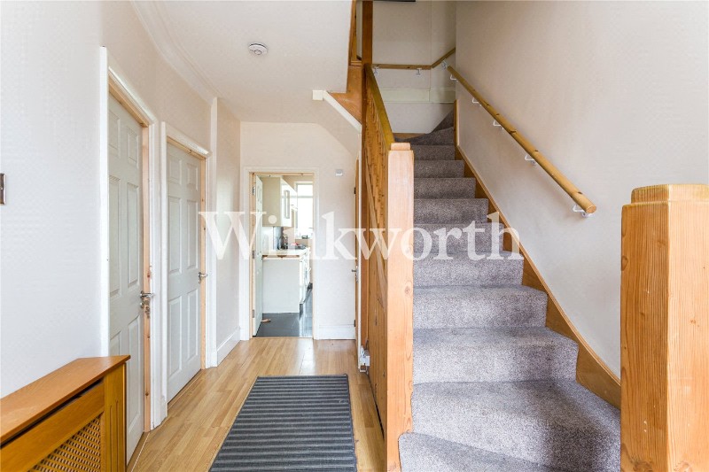 Conway Gardens, Enfield, EN2