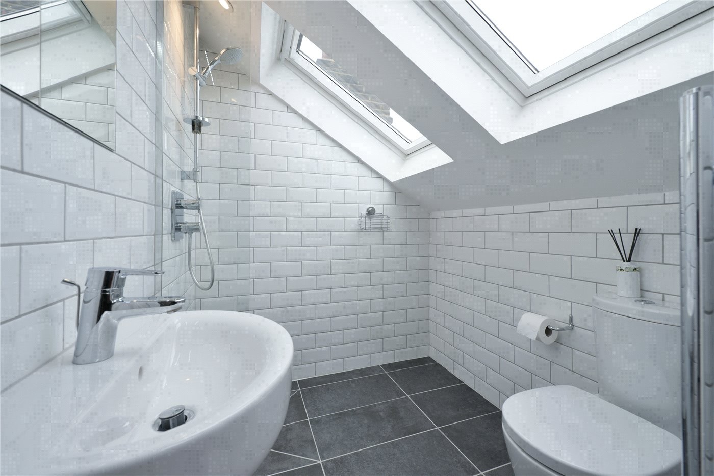 4 bedroom property for sale in Pendle Road, London, SW16 (Ref TOO190090) £975,000