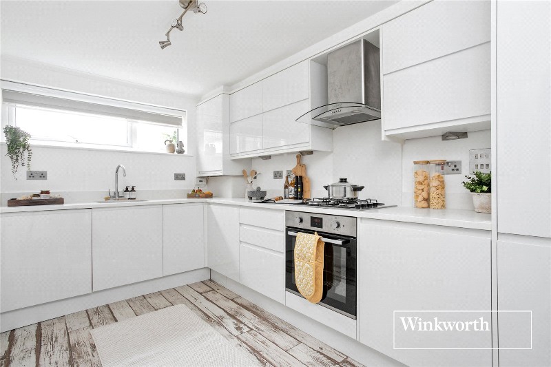 Sutherland Close, Barnet, EN5