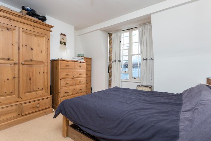 Halton Mansions, Angel, N1