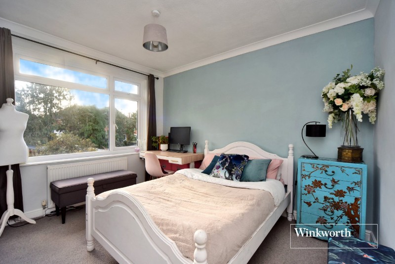 Inveresk Gardens, Worcester Park, KT4