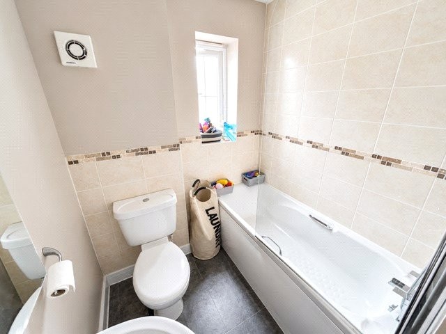 Ascot Close, Bourne, Lincolnshire, PE10