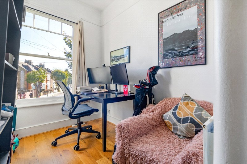 Boundaries Road, London, SW12