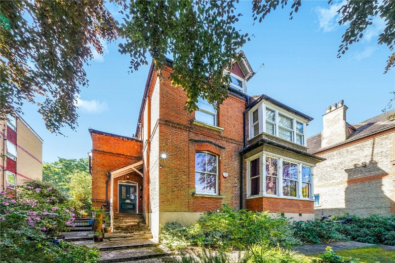 Avenue Road, London, N6