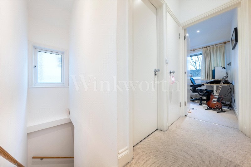 Golders Green Crescent, London, NW11