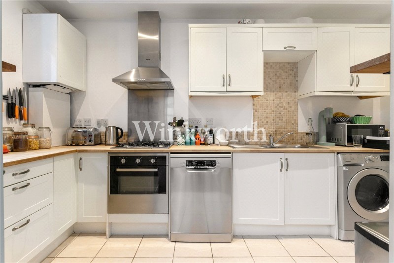 Queens Drive, London, N4