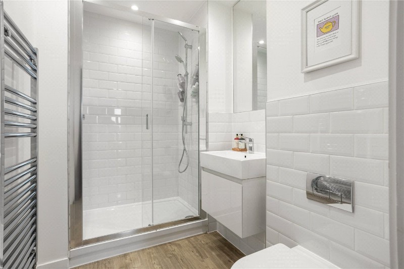 Tooting High Street, London, SW17