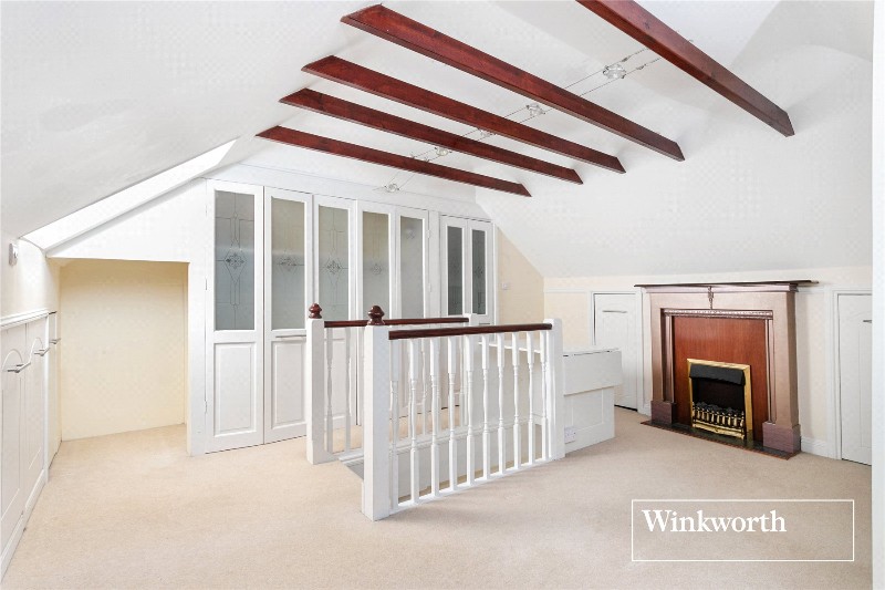 Meadowbanks, Arkley, EN5