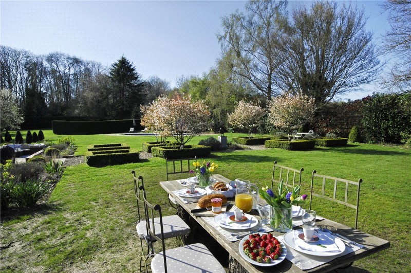 Southend, Henley-on-Thames, Buckinghamshire, RG9