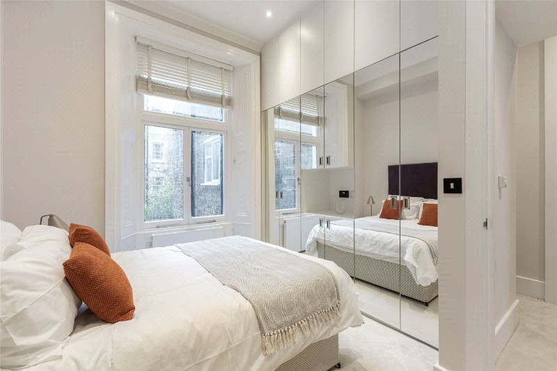 St Georges Drive, London, SW1V