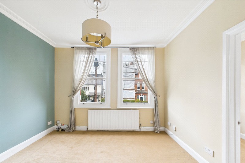 Holmdene Avenue, London, SE24