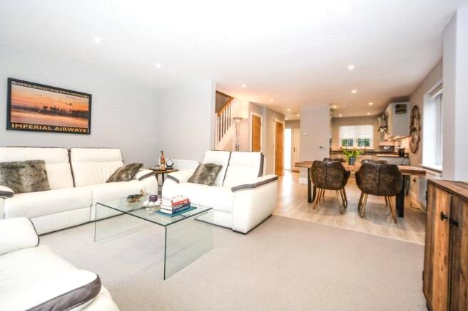 Woodfield Place, Binfield, Bracknell, Berkshire, RG42