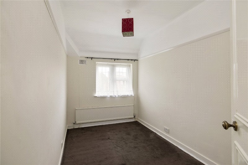 Woodfield Avenue, London, SW16