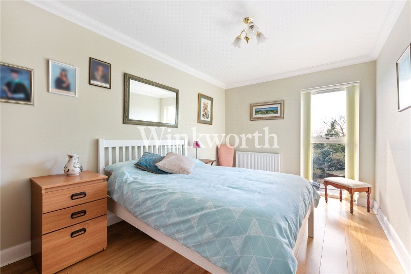 Aldermans Hill, London, N13
