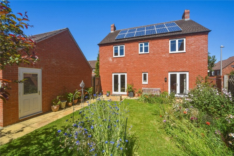 Saturn Way, Stratford-upon-Avon, Warwickshire, CV37