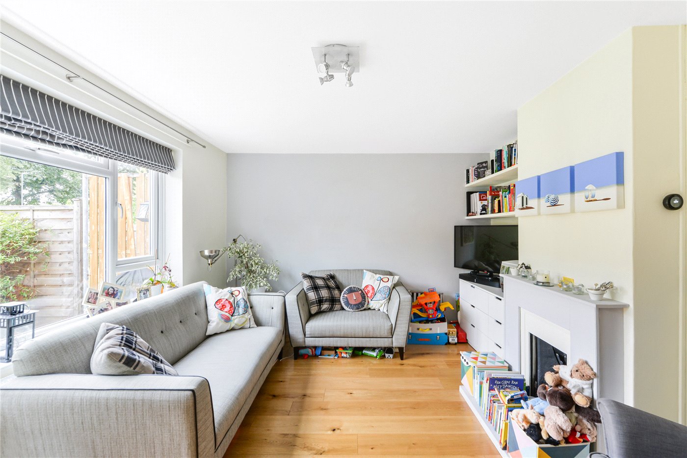 Deeside Road, London, SW17