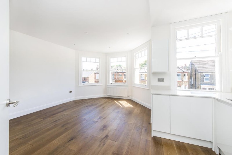 Kinfauns Road, London, SW2