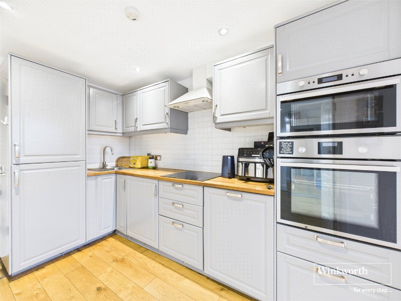 Renters Avenue, London, NW4