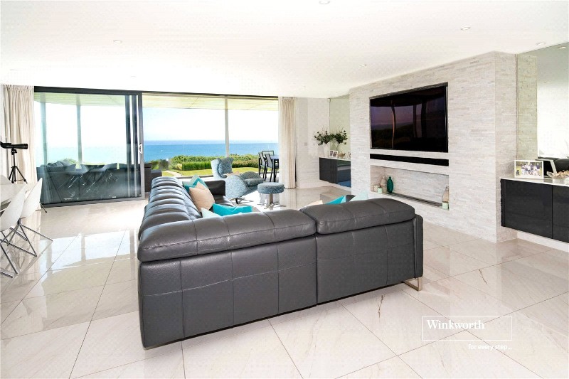 Wharncliffe Road, Highcliffe, Christchurch, Dorset, BH23