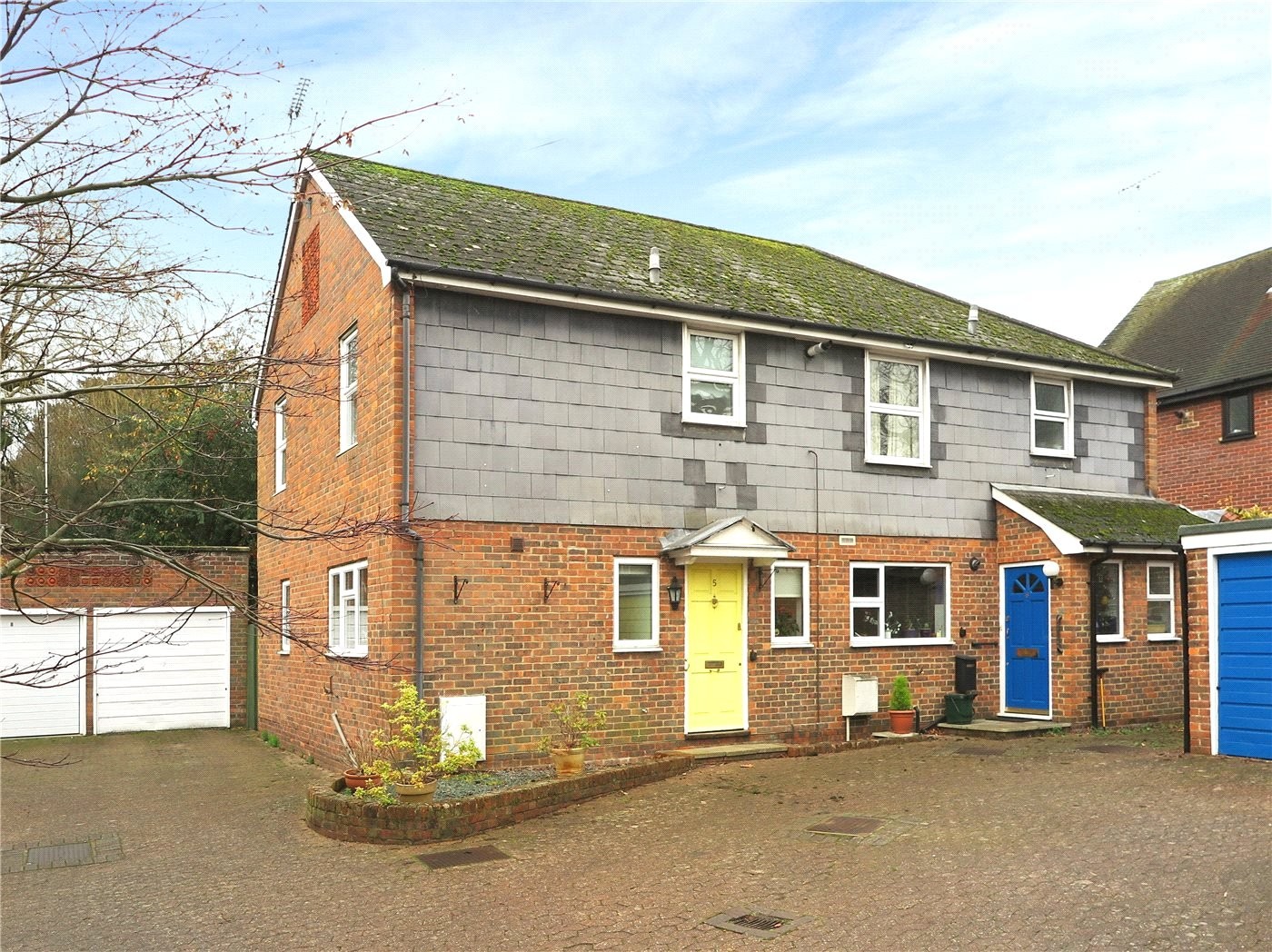 3 bedroom property for sale in Cobbetts Mews, The Hart, Farnham, GU9