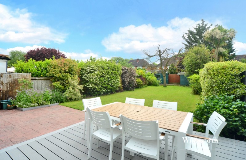 Mortimer Crescent, Worcester Park, Surrey, KT4