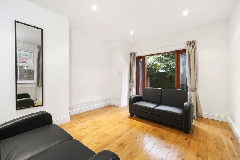 Collingbourne Road, London, W12