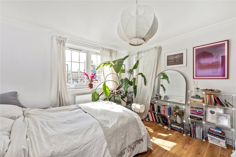 Roz House, 13 Stanway Street, N1