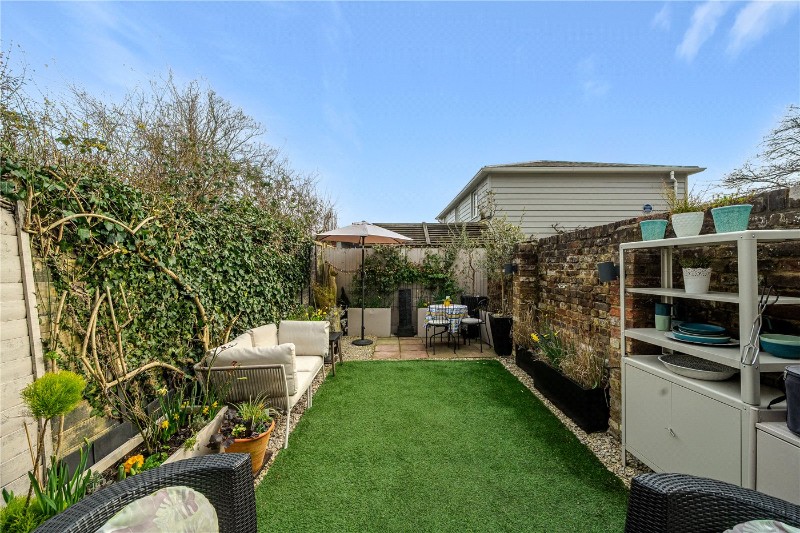 West Street, Farnham, Surrey, GU9