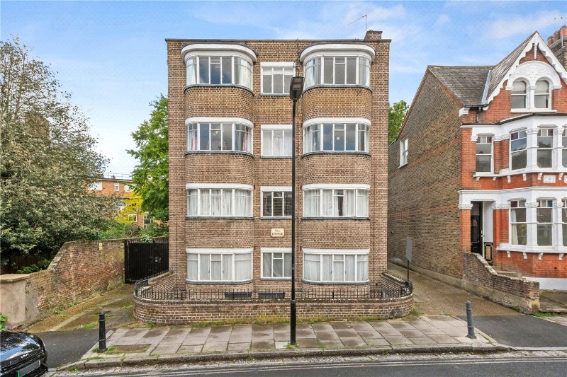 Clissold Crescent, London, N16