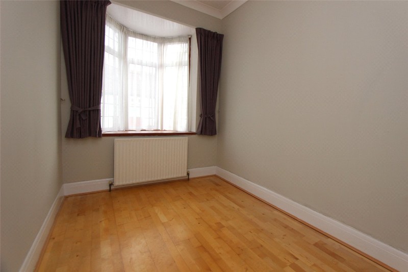 Beach Avenue, Leigh-on-Sea, SS9